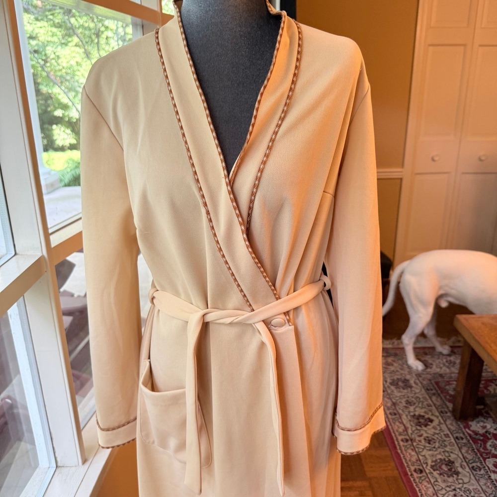 Vtg Beige Italian loungewear robe floor-length V-neckline Approx Sz XL/2XL